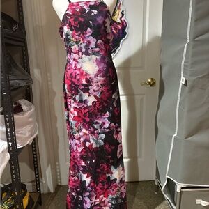 Venus NWOT Sz 6 Formal floral halter top fitted floor length dress